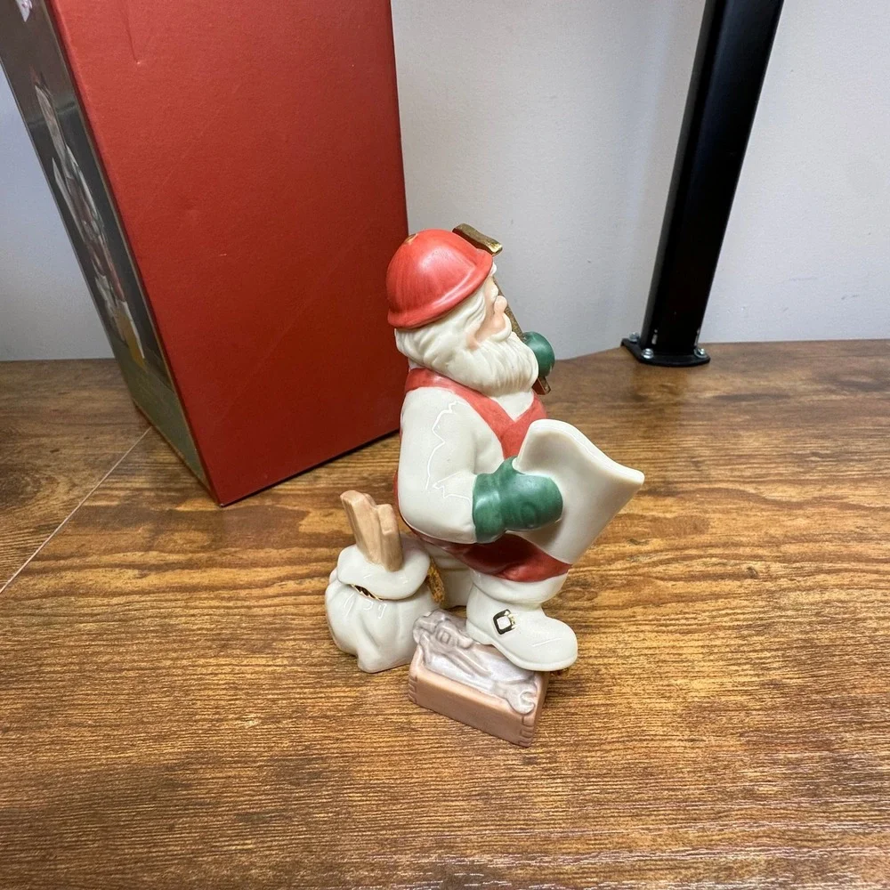 Lenox For The Holidays Santa's Caretaker Porcelain‎ Figurine Honey Do List Box